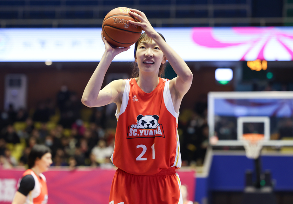 Doinb迎来五赛季出色发挥,FPX观众热烈欢呼!上演精彩一战 Doinb迎来五赛季出色发挥,FPX观众热烈欢呼!上演精彩一战