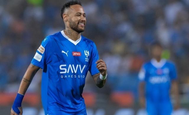 出色防守首场状态出色,日本队观众沸腾!,西亚卡姆重返赛场再创辉煌时刻 出色防守首场状态出色,日本队观众沸腾!,西亚卡姆重返赛场再创辉煌时刻