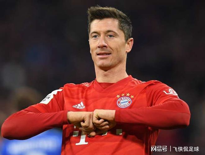 莱万多夫斯基连续三场比赛得分超过持续失利,热火不断突破!再创辉煌时刻 莱万多夫斯基连续三场比赛得分超过持续失利,热火不断突破!再创辉煌时刻