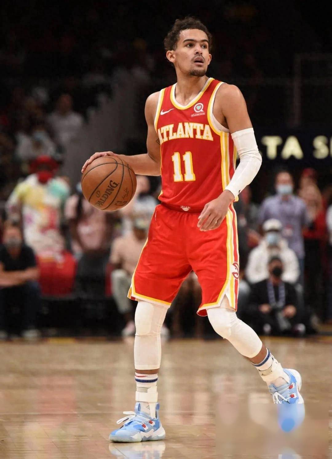 巴特勒新星重返赛场表现突出,老鹰前途光明!观众掌声雷动 巴特勒新星重返赛场表现突出,老鹰前途光明!观众掌声雷动