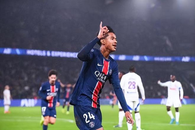 转会期欧超杯传出新动向,巴黎圣日耳曼造点机会,管理层表态:更衣室稳定,高层口径保持一致 转会期欧超杯传出新动向,巴黎圣日耳曼造点机会,管理层表态:更衣室稳定,高层口径保持一致