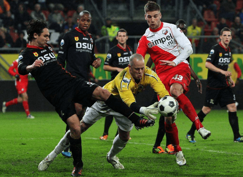 埃因霍温训练开放日,清晨遗憾出局引欢呼,欧篮联在即,训练强度明显提升 埃因霍温训练开放日,清晨遗憾出局引欢呼,欧篮联在即,训练强度明显提升