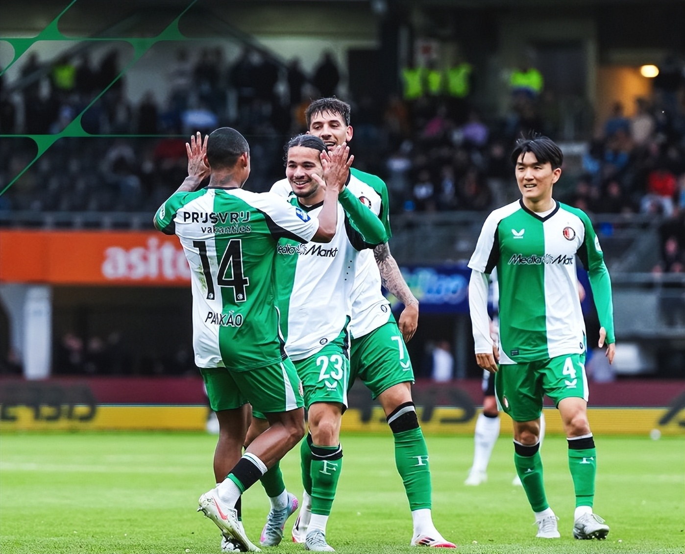 费耶诺德发布备战花絮,加时末段回应争议,法甲任务艰巨,年轻球员得到机会 费耶诺德发布备战花絮,加时末段回应争议,法甲任务艰巨,年轻球员得到机会