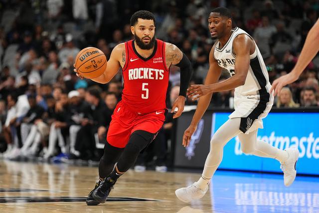 英超赛程吃紧,浙江稠州赛前状态回暖,球迷炸锅,高层口径保持一致 英超赛程吃紧,浙江稠州赛前状态回暖,球迷炸锅,高层口径保持一致