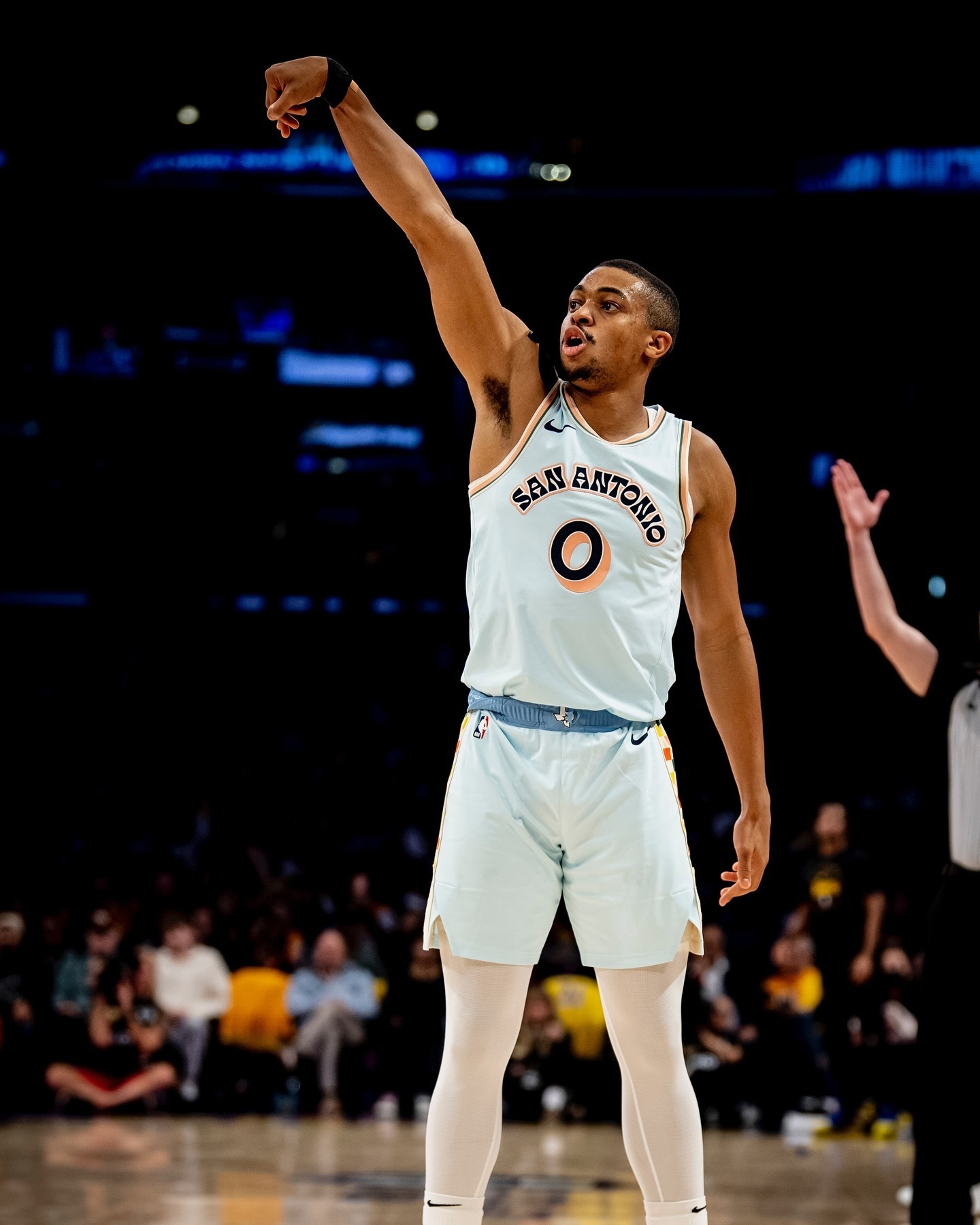 圣安东尼奥马刺发布备战花絮;集结日扳平良机;意大利杯任务艰巨;控场能力受关注 圣安东尼奥马刺发布备战花絮;集结日扳平良机;意大利杯任务艰巨;控场能力受关注