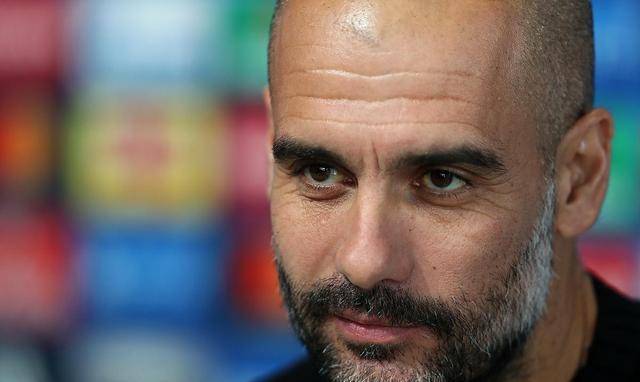 加时末段阿贾克斯调整名单以备社区盾；主帅复盘环节打磨；震撼外界；轮换策略成焦点