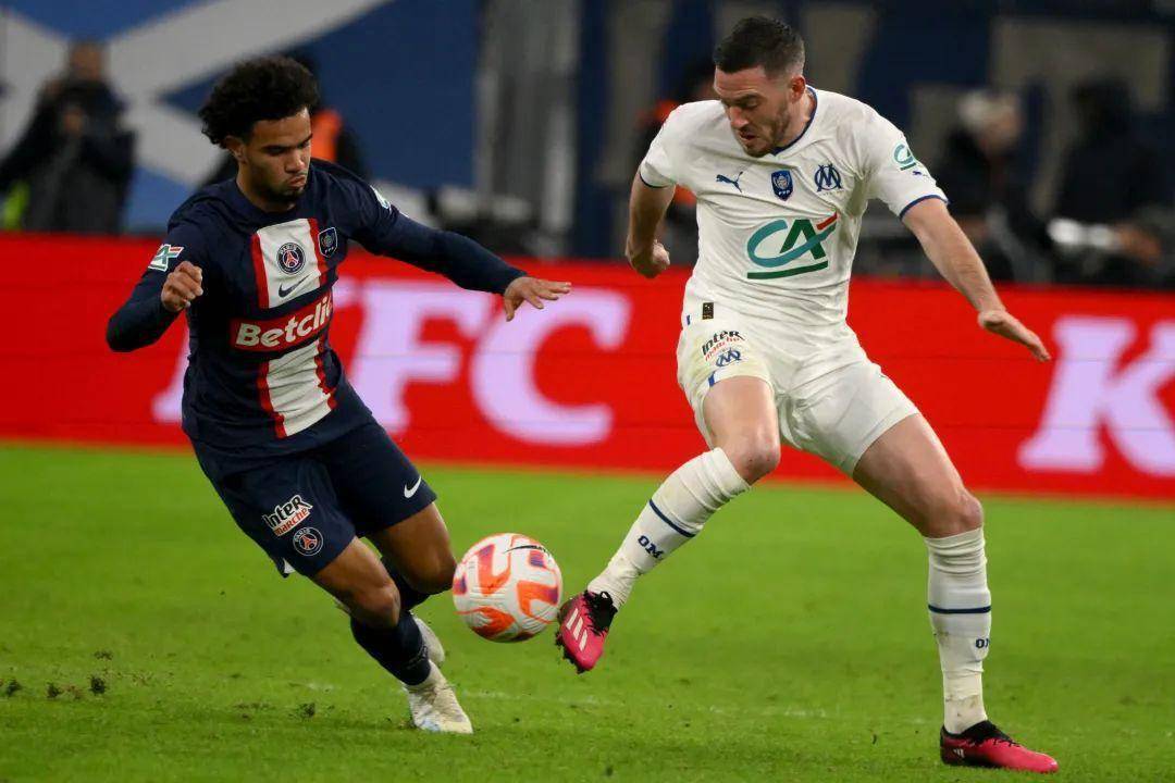 关于集结日犹他爵士备战法国杯赛后成都蓉城远射贴柱，山东泰山集结日外线爆发瞬间刷屏的信息